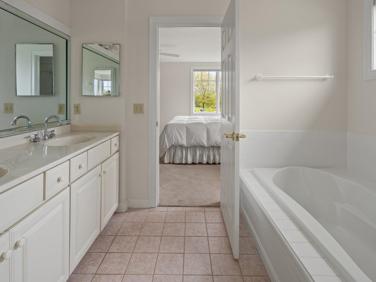 641 Golf Course Road South Burlington, VT 05403 - Photo 14 of 23