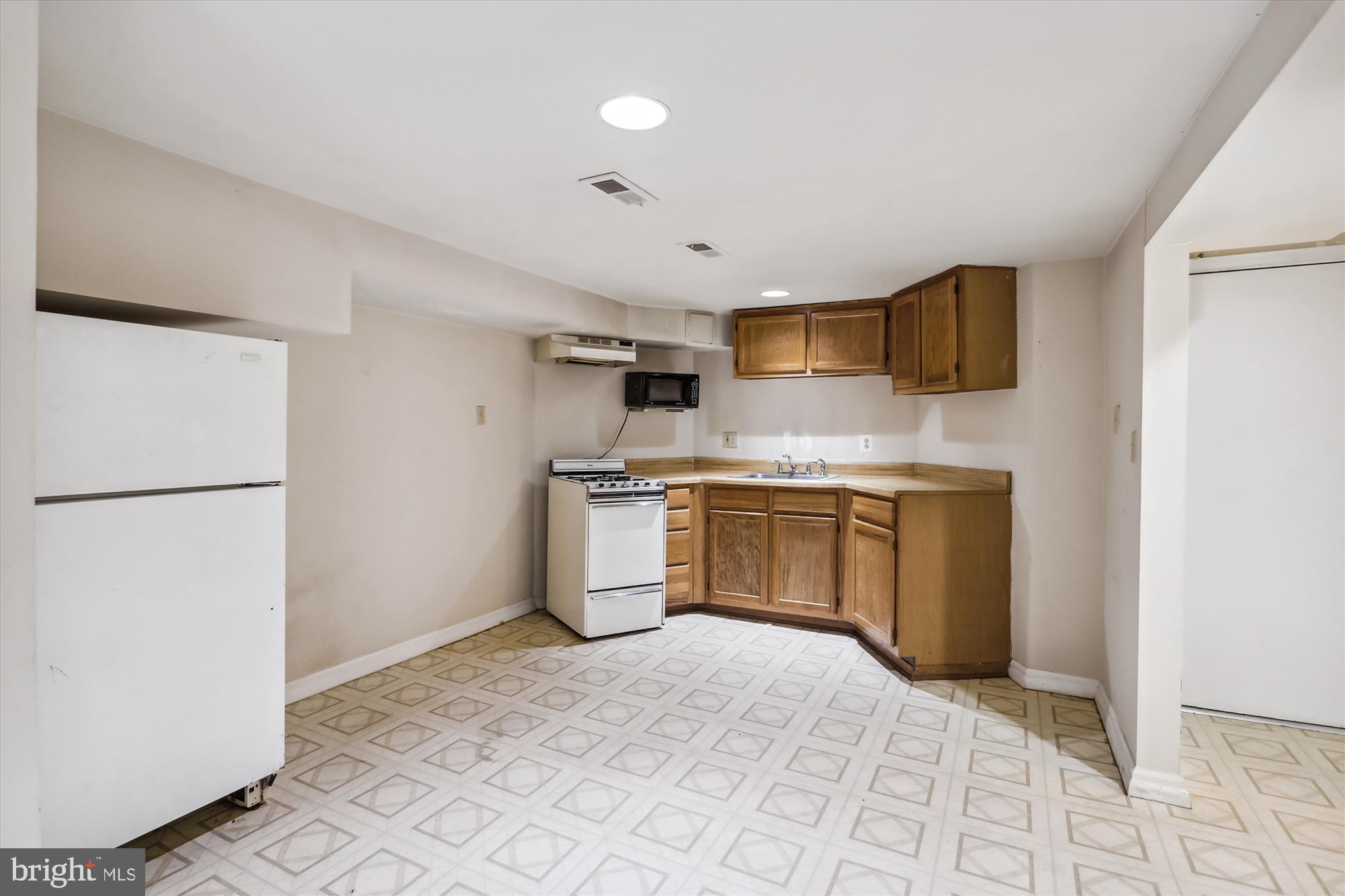 1018 Independence Avenue Southeast Washington, DC 20003 - Photo 22 of 28 Kitchen