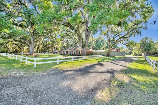 $569,900 | 26721 Bloomfield Avenue, Yalaha, FL 34797