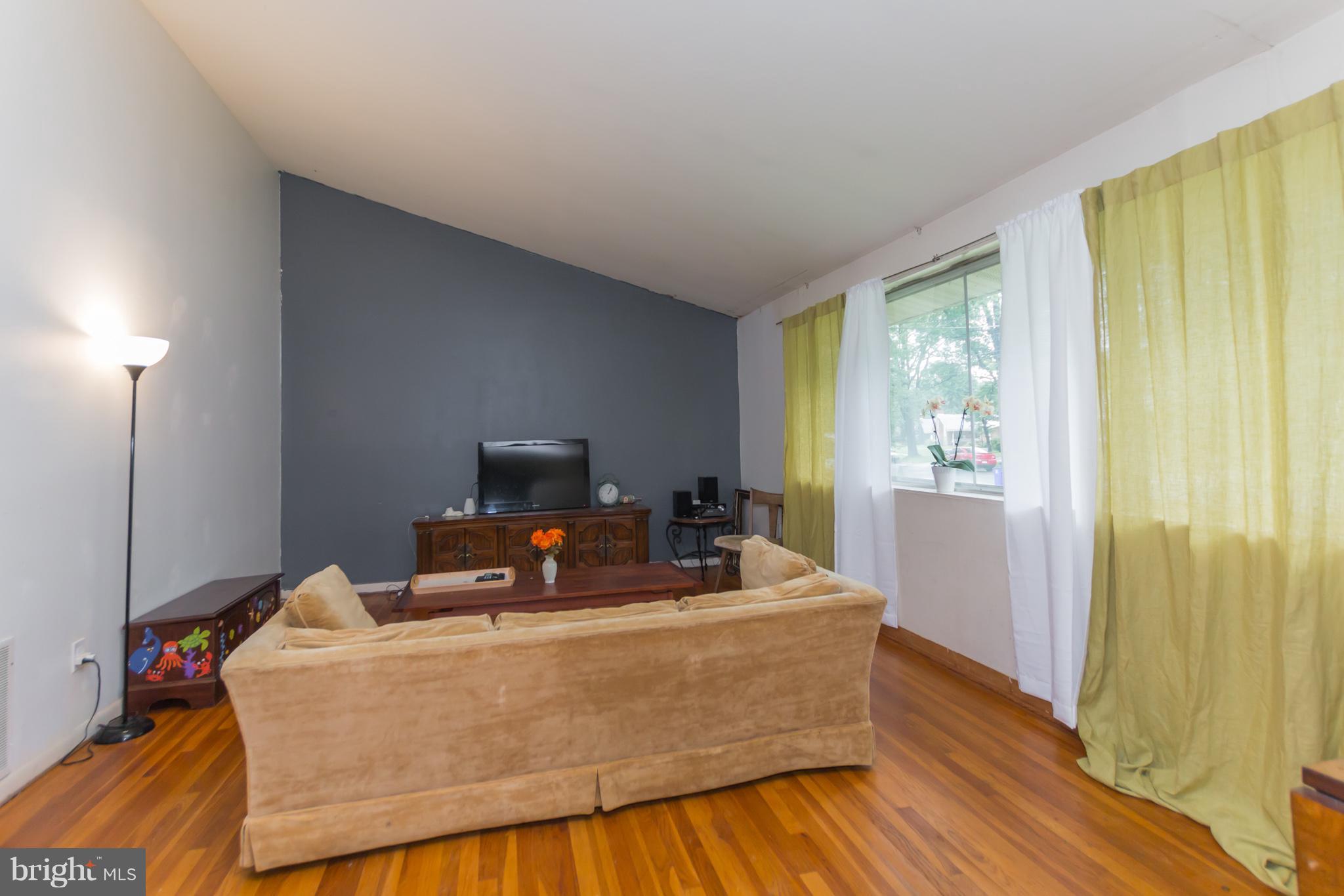 11235 Bybee Street Silver Spring, MD 20902 - Photo 3 of 30 Family Room