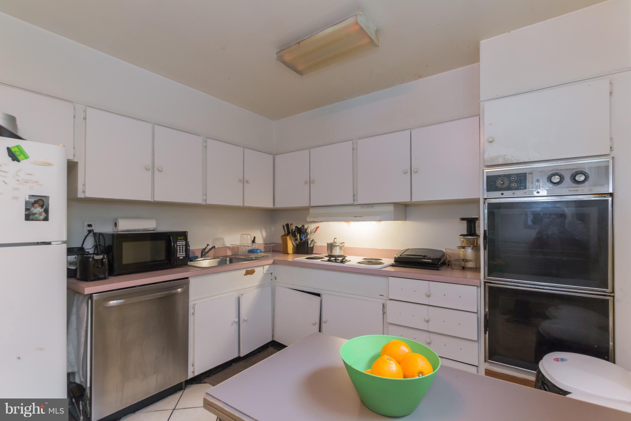 11235 Bybee Street Silver Spring, MD 20902 - Photo 8 of 30 Kitchen