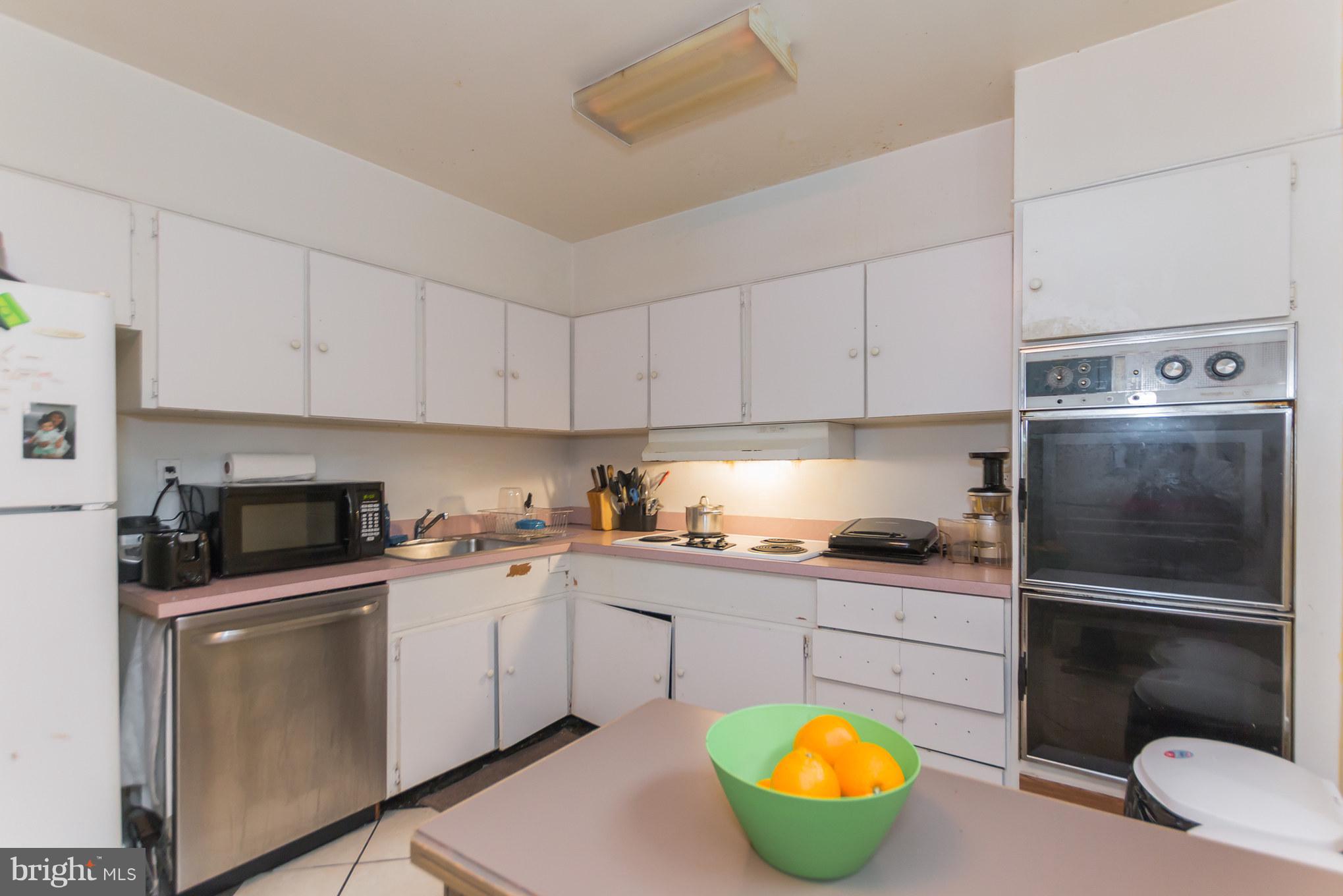 11235 Bybee Street Silver Spring, MD 20902 - Photo 9 of 30 Kitchen