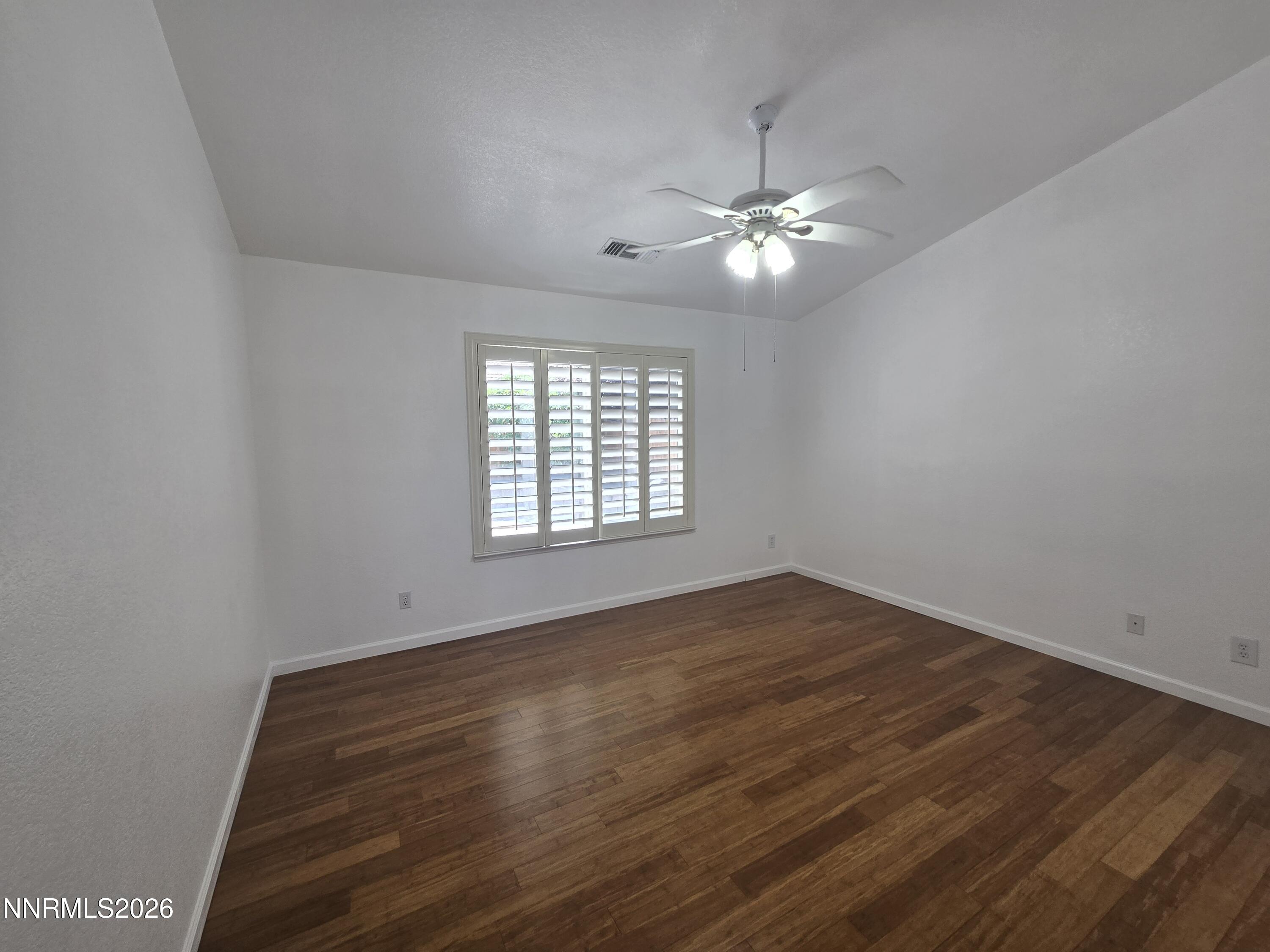 9676 Northrup Drive Reno, NV 89521 - Photo 18 of 40 Primary Bed