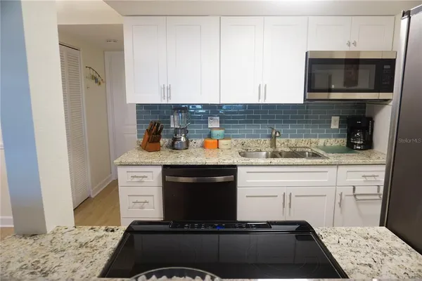 $1,600 | 9715 Harrell Avenue, Unit 14, Treasure Island, FL 33706