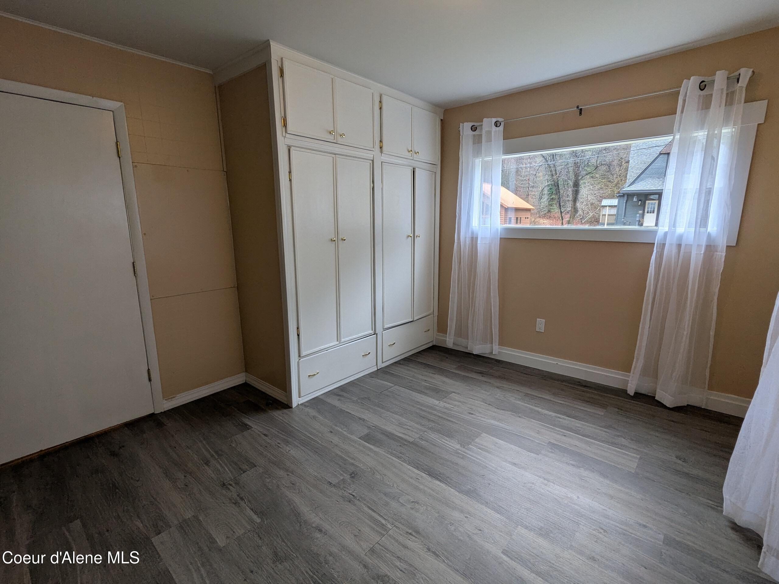 402 Main Street Wardner, ID 83837 - Photo 14 of 32 Downstairs Master Pic 2