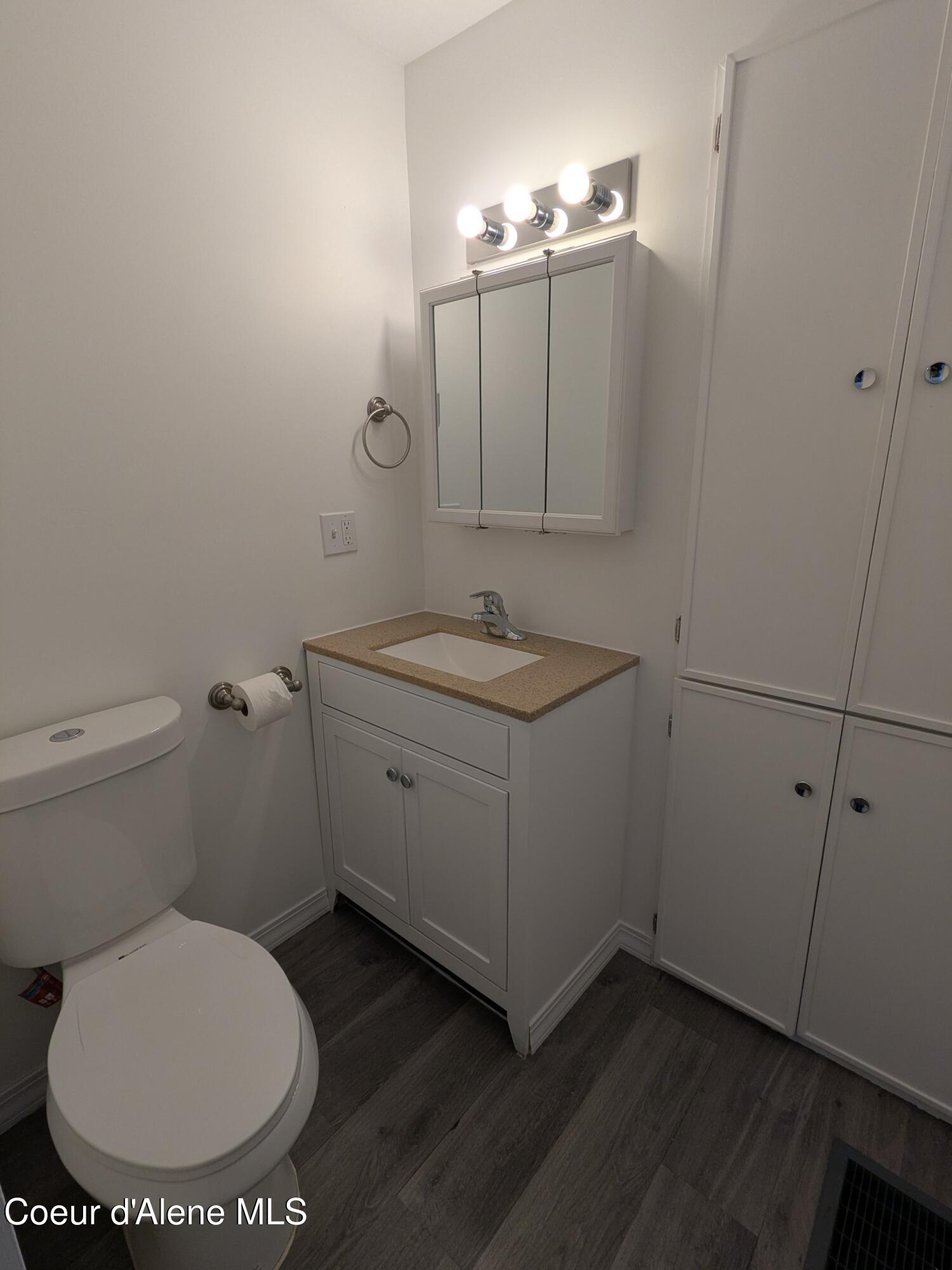 402 Main Street Wardner, ID 83837 - Photo 17 of 32 Master Bath Pic 2