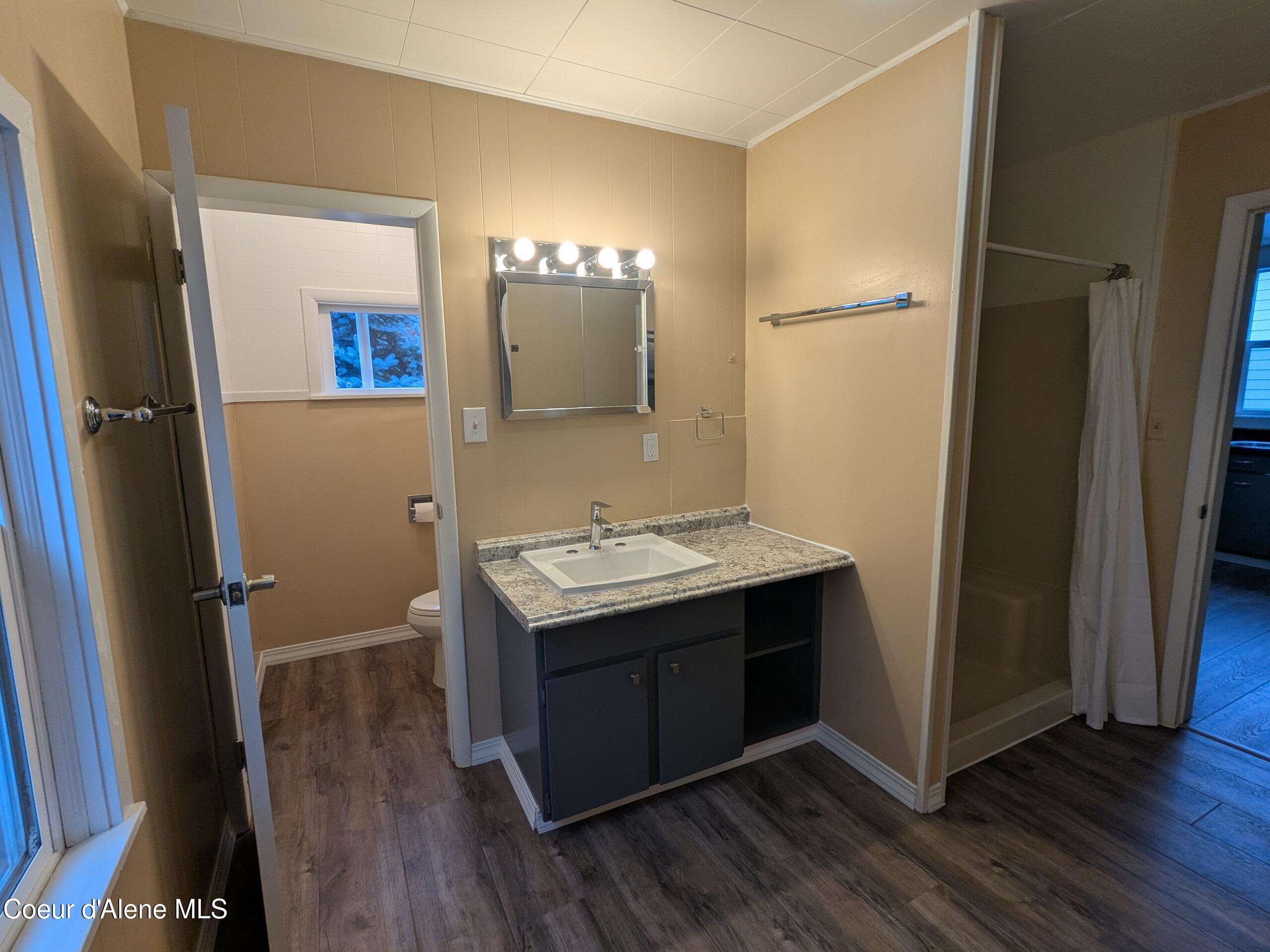 402 Main Street Wardner, ID 83837 - Photo 19 of 32 2nd Bath Pic 2