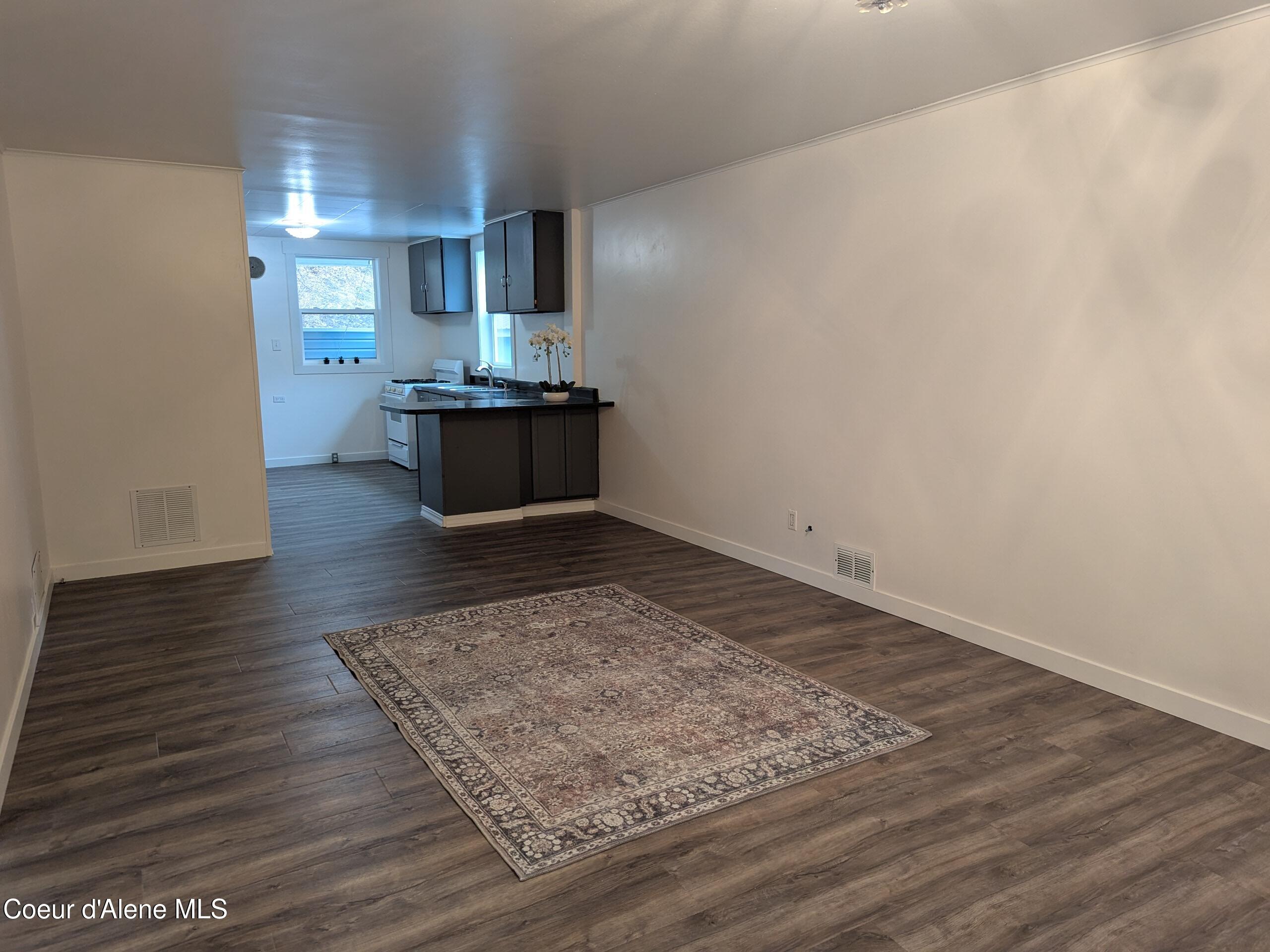 402 Main Street Wardner, ID 83837 - Photo 6 of 32 Living Room From Entry