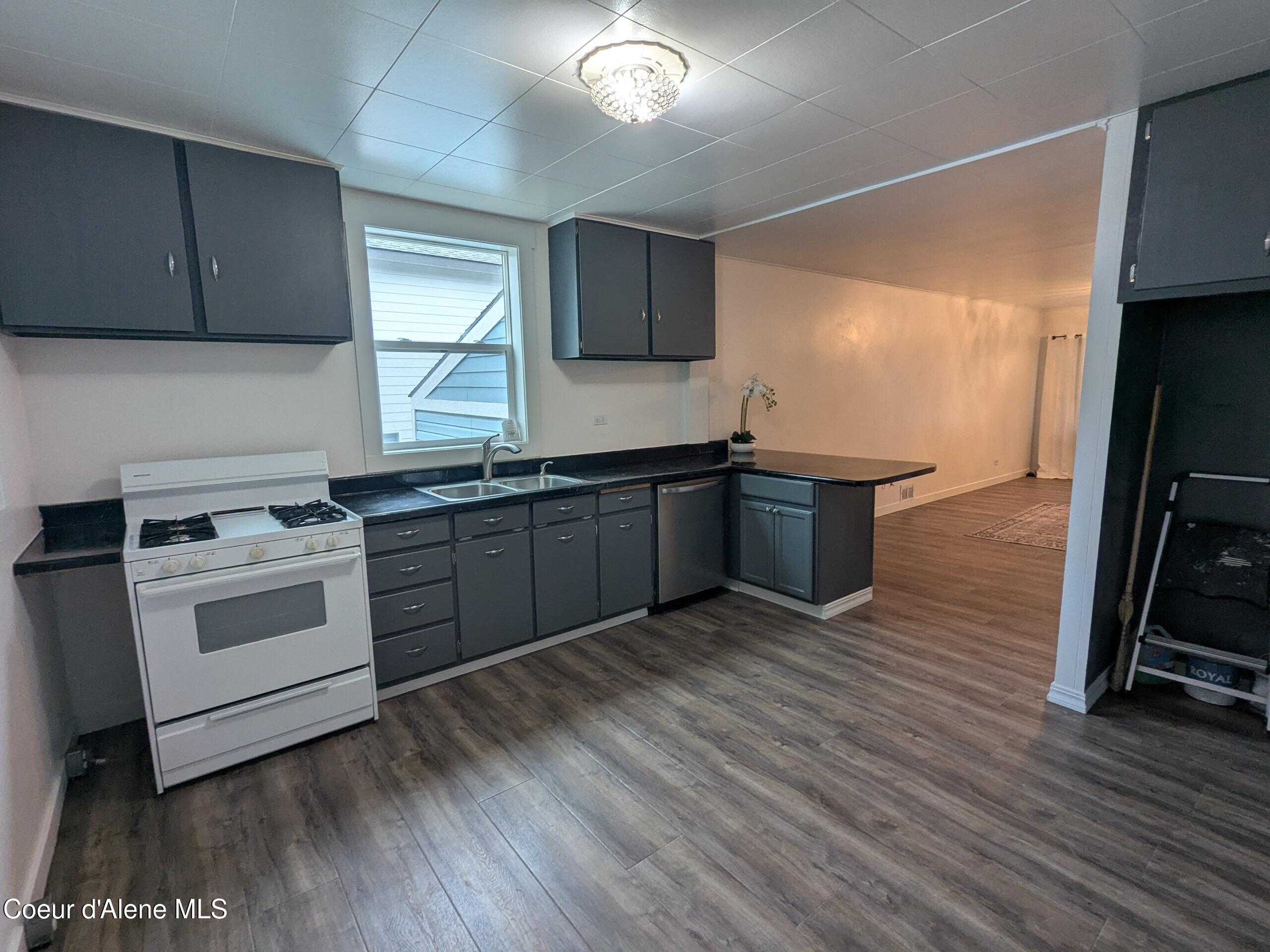 402 Main Street Wardner, ID 83837 - Photo 10 of 32 Kitchen Pic 3