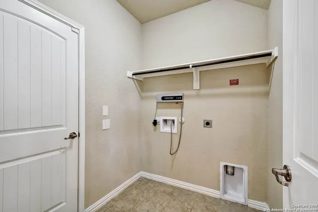 $2,225 | 7102 Magnolia Bluff, San Antonio, TX 78218