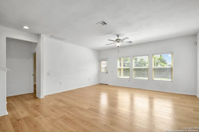 $2,225 | 7102 Magnolia Bluff, San Antonio, TX 78218