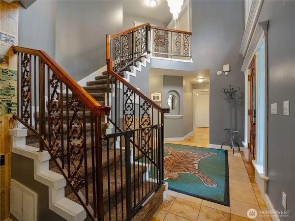 $1,250,000 | 34914 27th Avenue East, Roy, WA 98580