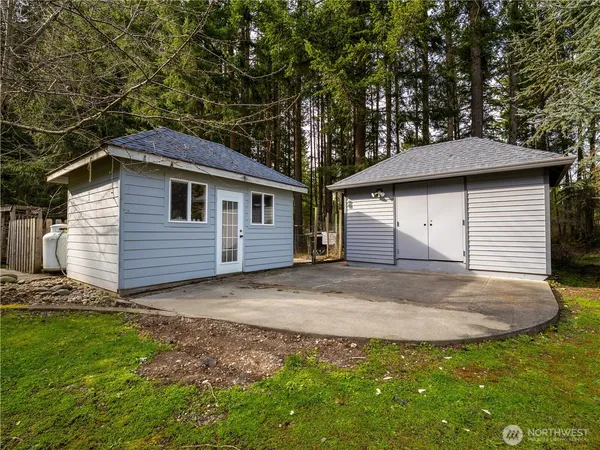 $1,250,000 | 34914 27th Avenue East, Roy, WA 98580