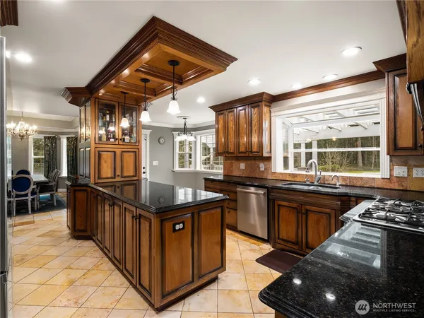 $1,250,000 | 34914 27th Avenue East, Roy, WA 98580