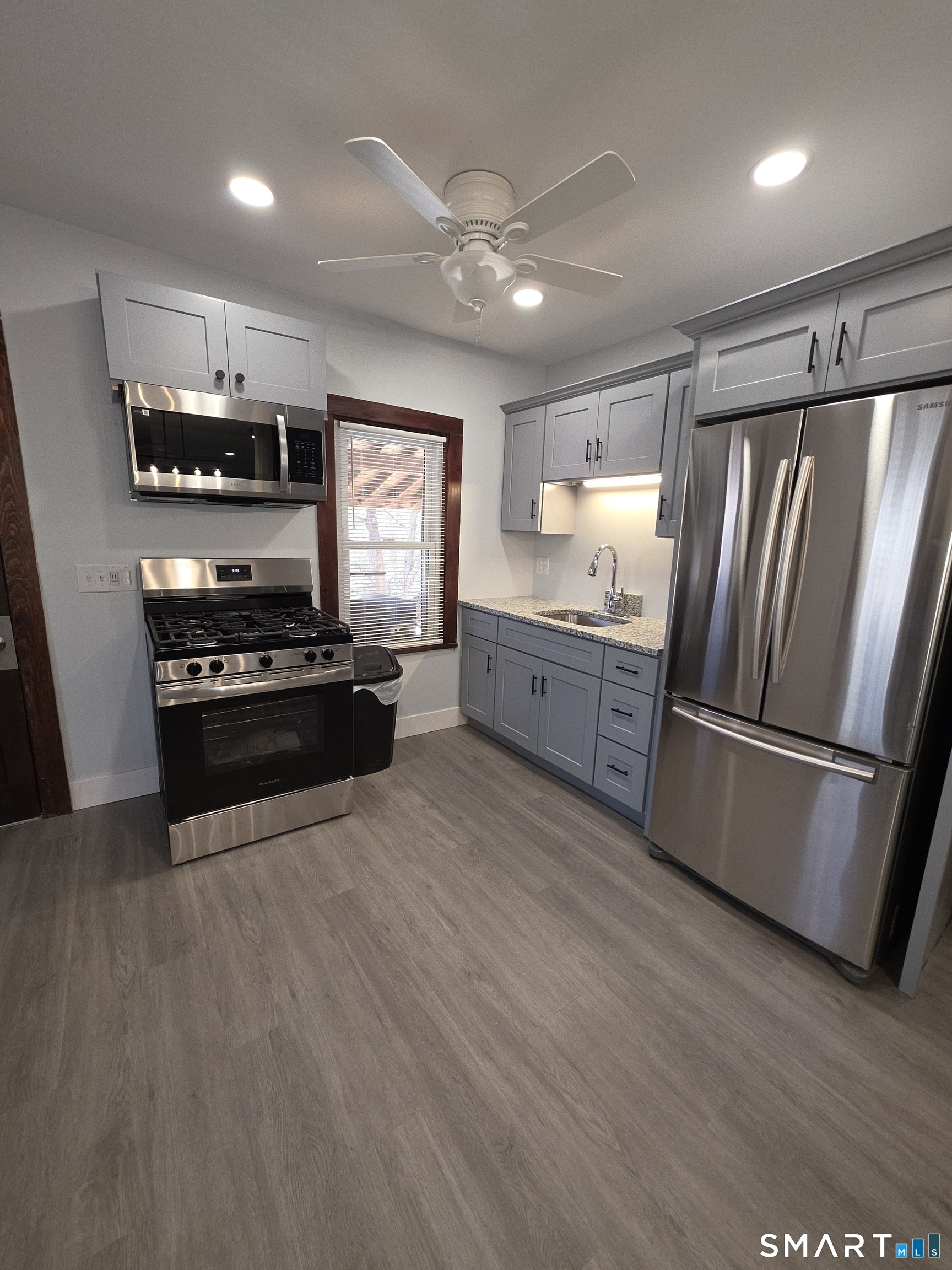 340 Hicks Avenue Meriden, CT 06451 - Photo 7 of 25