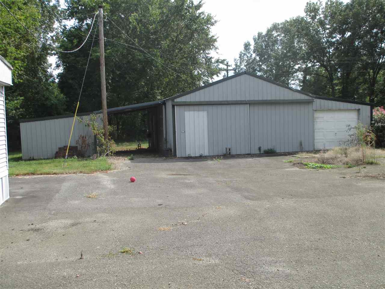 2978 Cemetery Road Scottsville, KY 42164 - Photo 17 of 35 Gallery Image 17