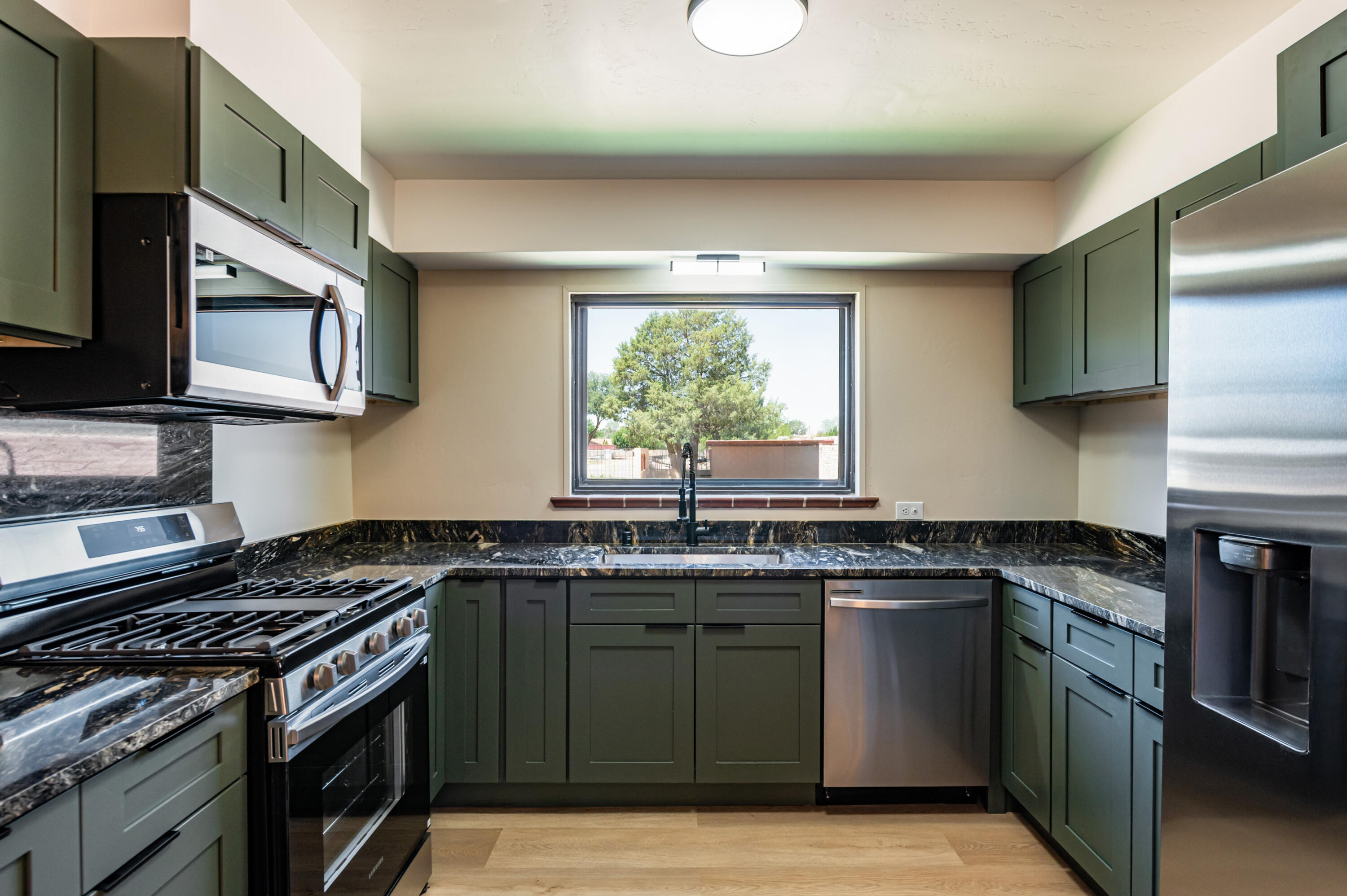 100 Tyler Road Northwest Albuquerque, NM 87107 - Photo 7 of 21 Gallery Image 7