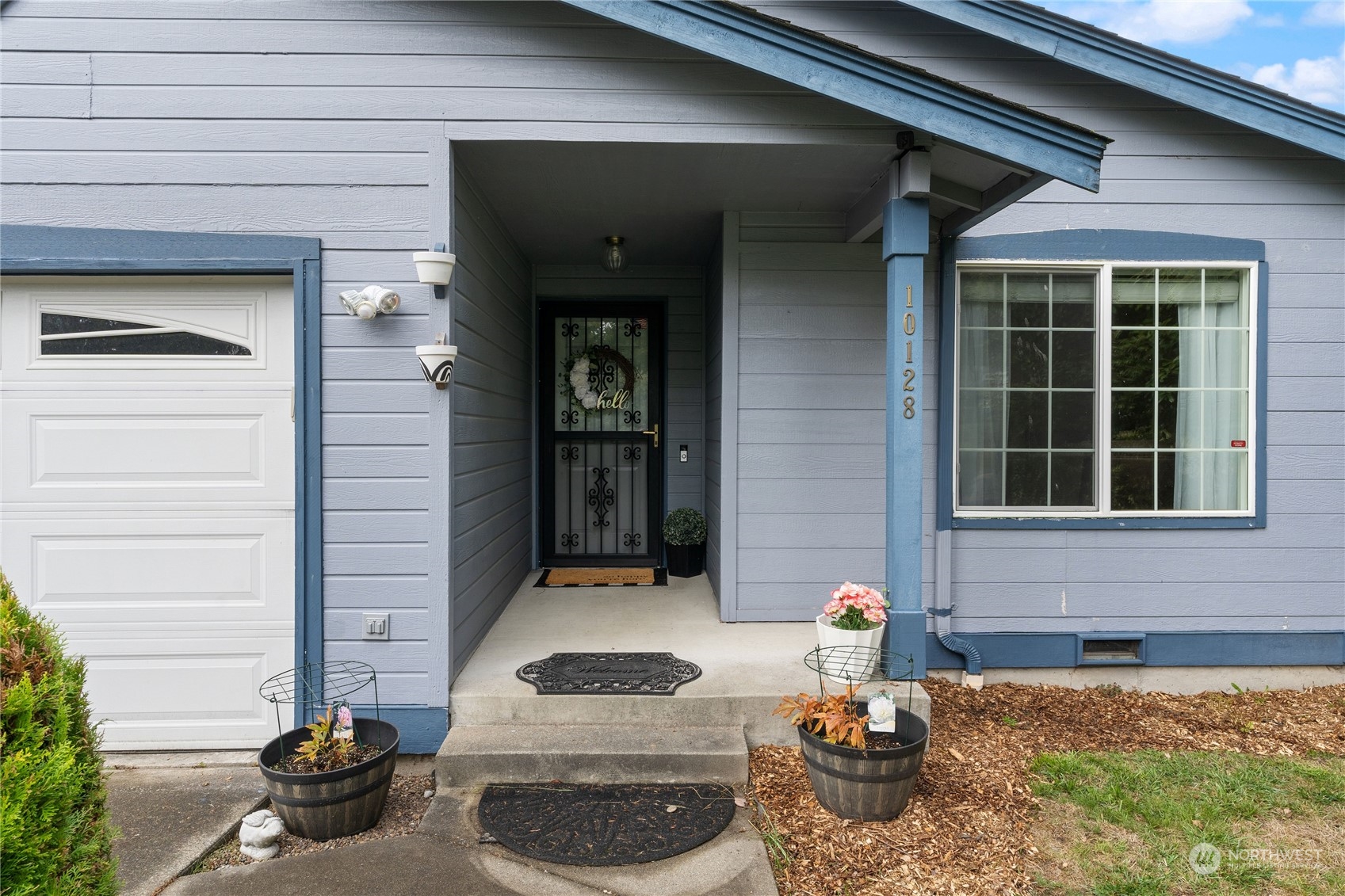 10128 Montana Road Everett, WA 98204 - Photo 2 of 30 Gallery Image 2