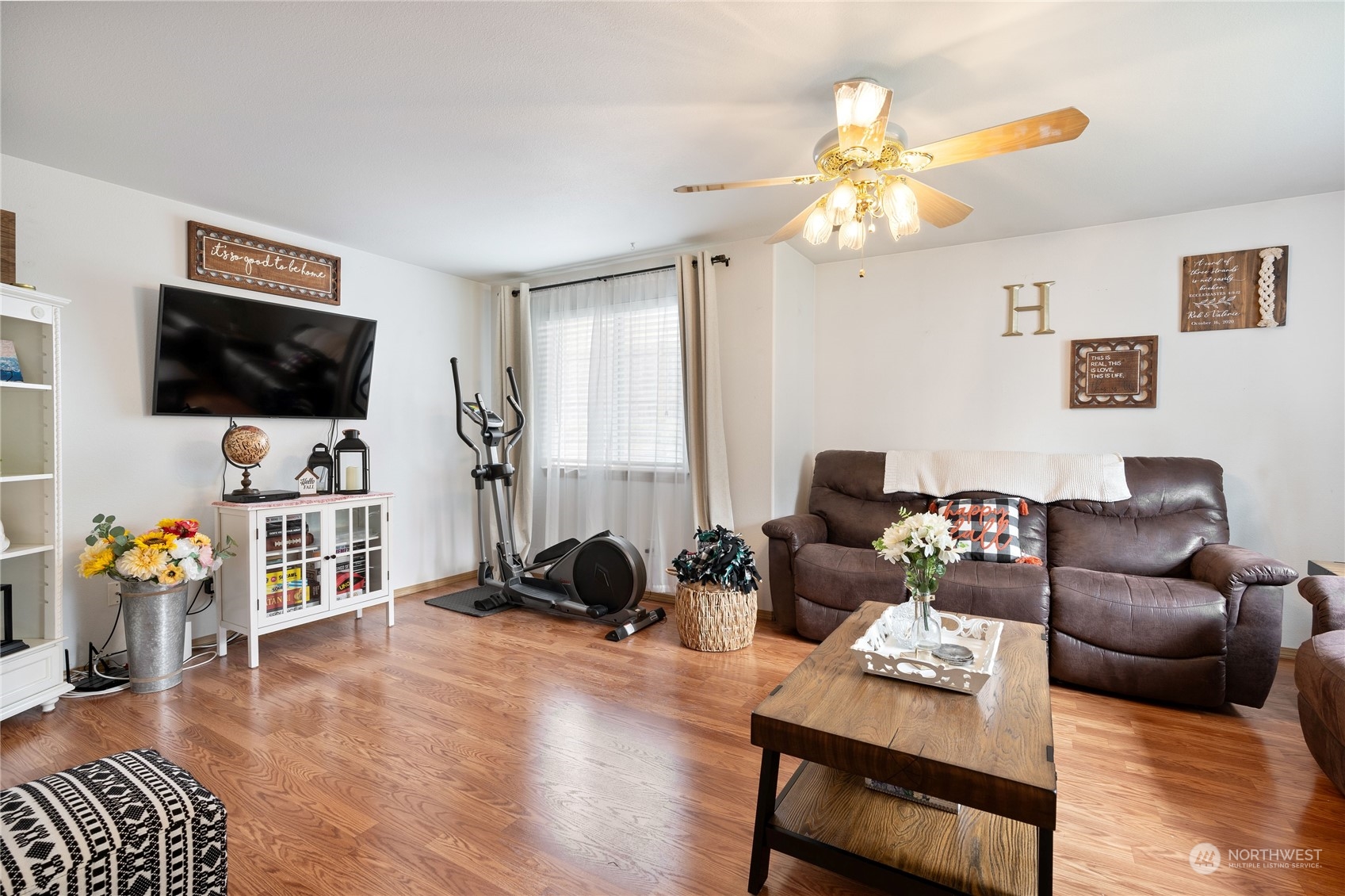 10128 Montana Road Everett, WA 98204 - Photo 5 of 30 Gallery Image 5