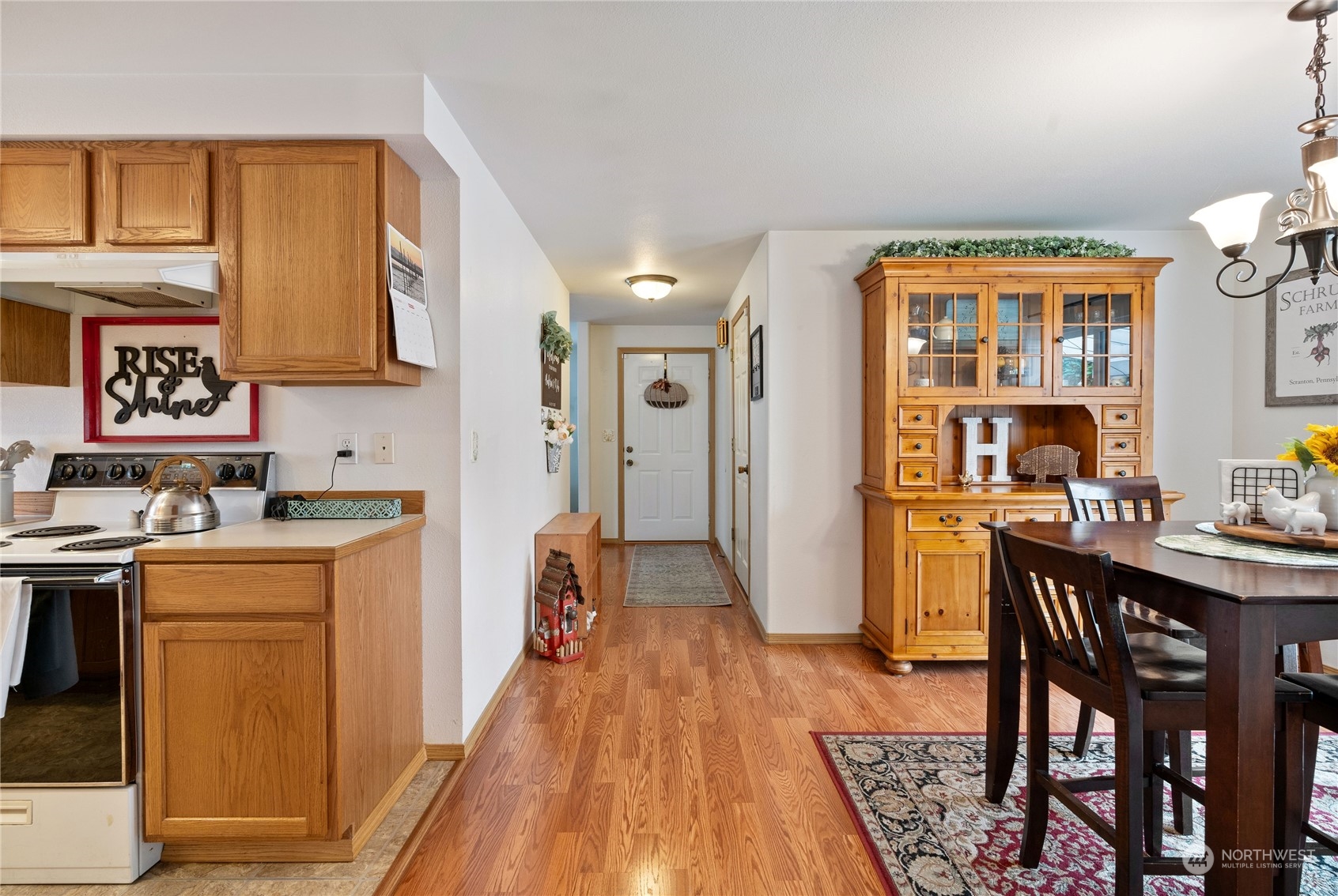 10128 Montana Road Everett, WA 98204 - Photo 10 of 30 Gallery Image 10