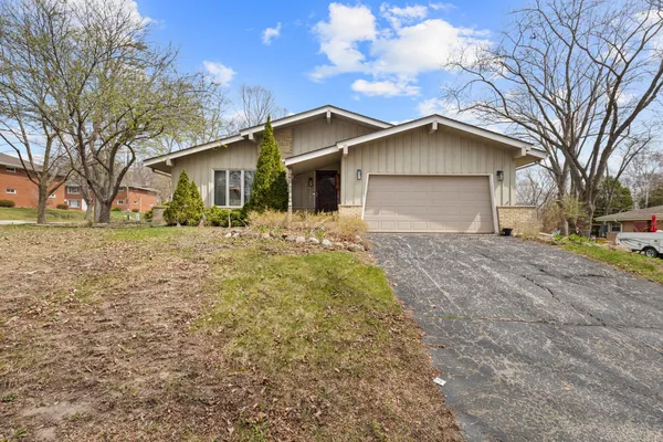 $415,000 | N42W5598 Wilshire Drive, Cedarburg, WI 53012