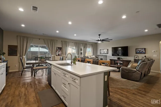 $594,000 | Undisclosed Address, Bakersfield, CA 93314