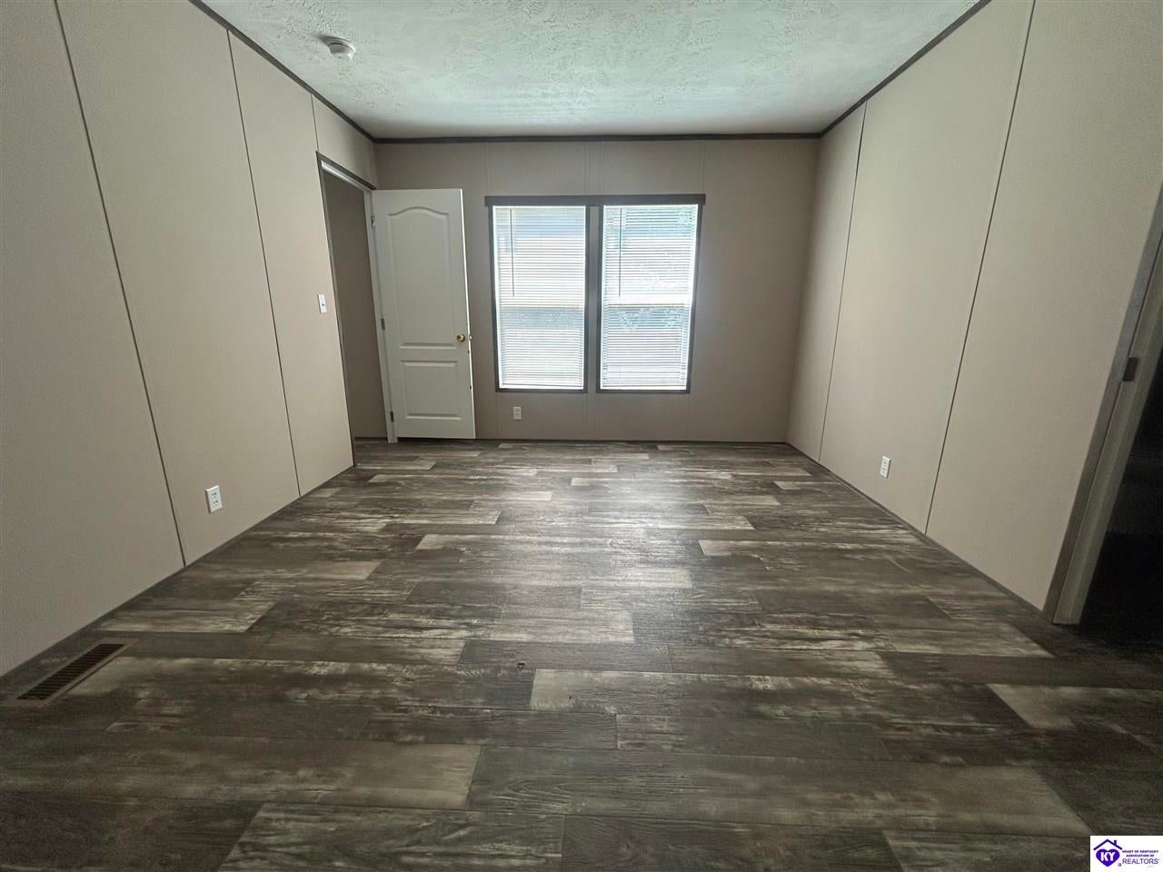 875 Lock 5 Road Roundhill, KY 42275 - Photo 6 of 16 Gallery Image 6