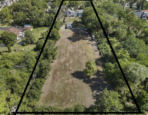 2-n584 South Ardmore Avenue Addison, IL 60101 - Photo 1 of 34 a view of a yard with plants