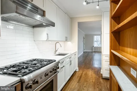 $2,650 | 1127 C Street Southeast, Unit 1, Washington, DC 20003