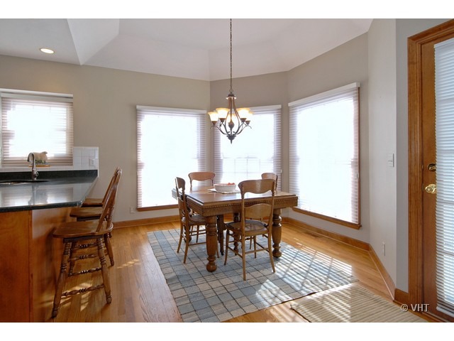 601 Chesapeake Road St. Charles, IL 60175 - Photo 3 of 16