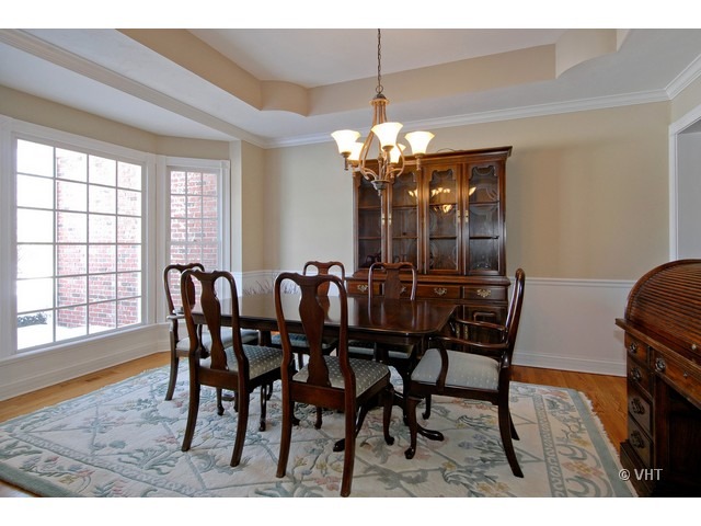 601 Chesapeake Road St. Charles, IL 60175 - Photo 4 of 16
