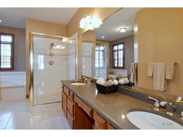 601 Chesapeake Road St. Charles, IL 60175 - Photo 8 of 16