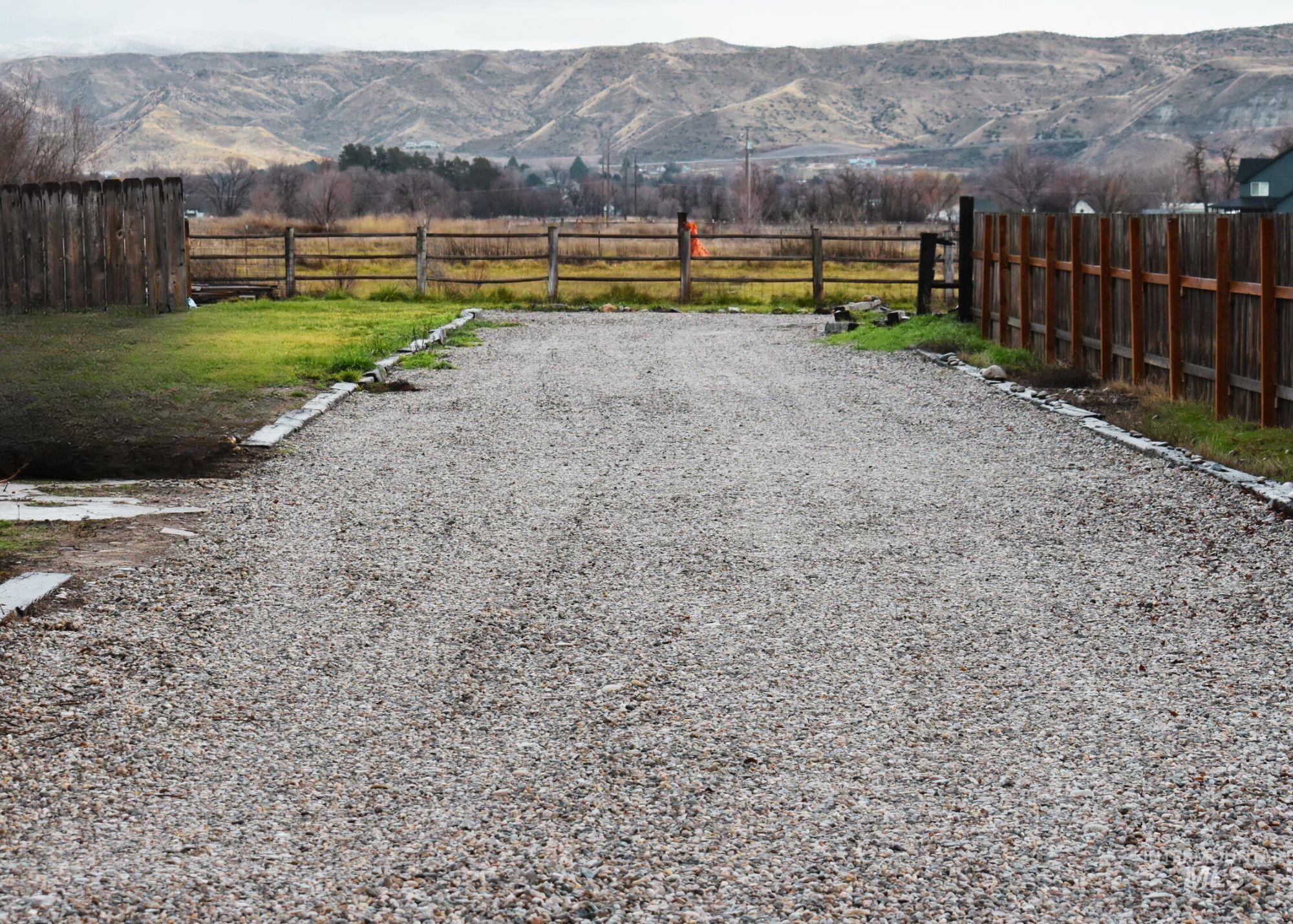 2412 South Mill Road Emmett, ID 83617 - Photo 2 of 18