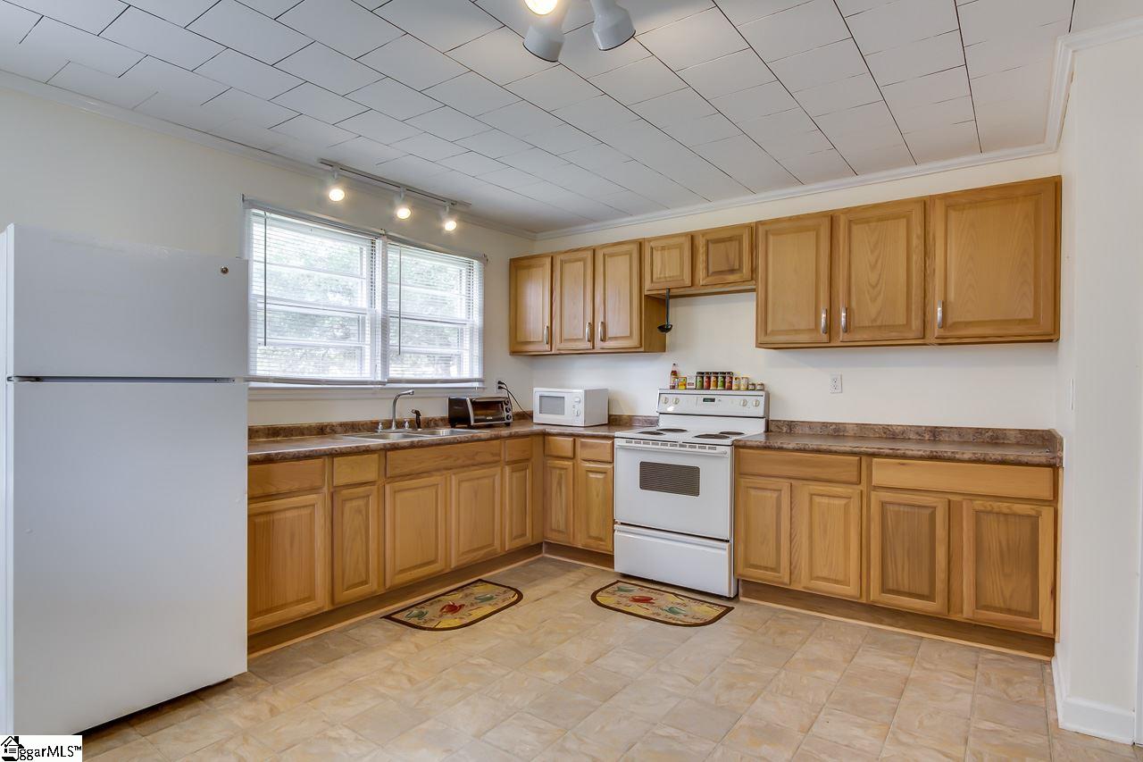 122 Grasshopper Hill Road Pickens, SC 29671 - Photo 2 of 15