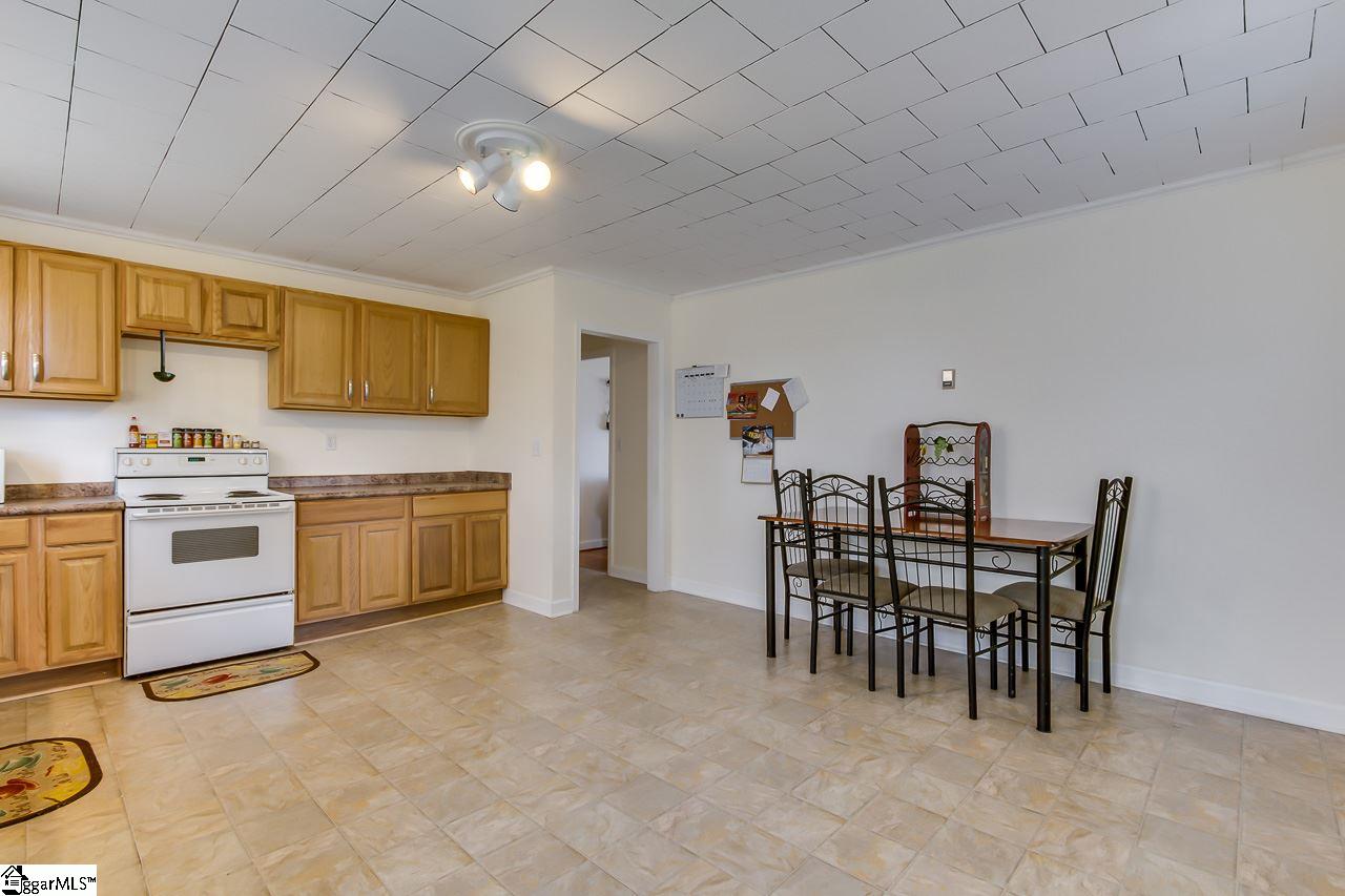 122 Grasshopper Hill Road Pickens, SC 29671 - Photo 4 of 15