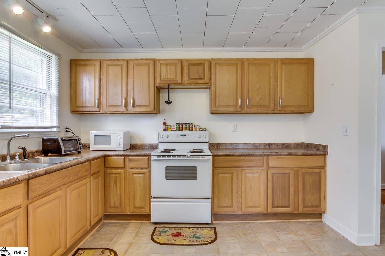 122 Grasshopper Hill Road Pickens, SC 29671 - Photo 6 of 15