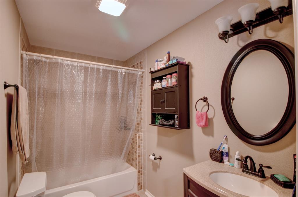 7575 Honey Creek Road Celina, TX 75009 - Photo 38 of 39 bathroom in the tiny house.