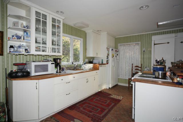 6655 Farrier Road Orefield, PA 18069 - Photo 10 of 32 Gallery Image 10