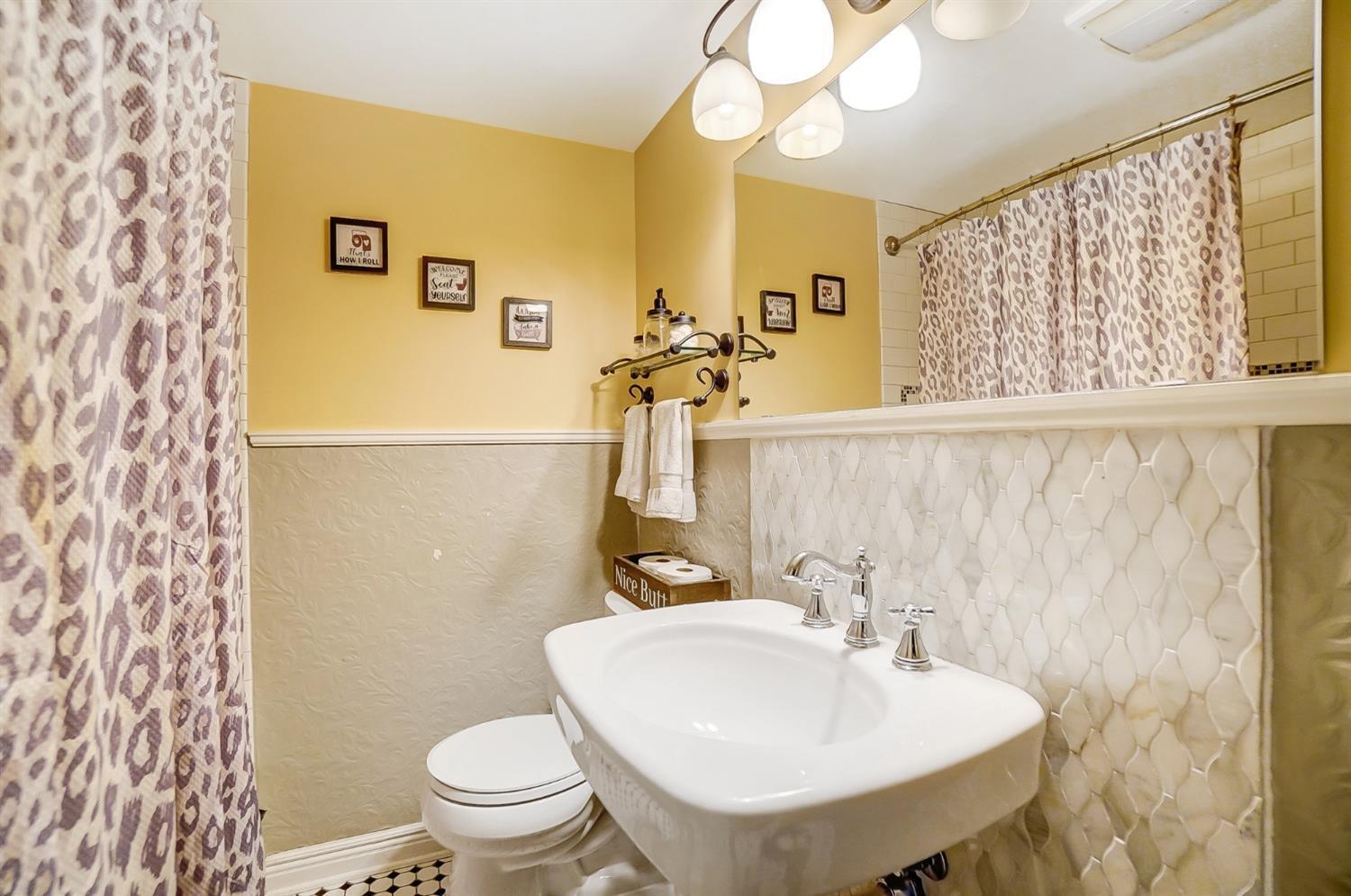 226 Walnut Street Reading, OH 45215 - Photo 15 of 37