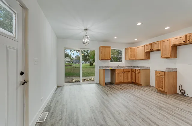 $284,900 | 145 East Elm Street, Braidwood, IL 60408