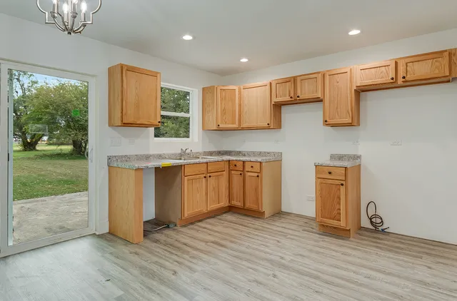 $284,900 | 145 East Elm Street, Braidwood, IL 60408