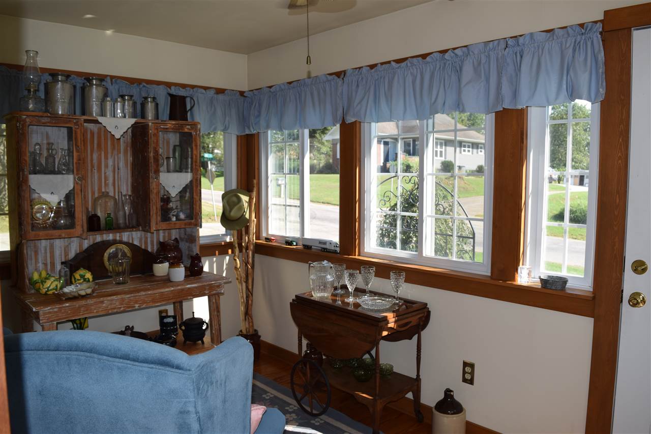 370 Walnut Street Elberfeld, IN 47613 - Photo 4 of 29 Gallery Image 4