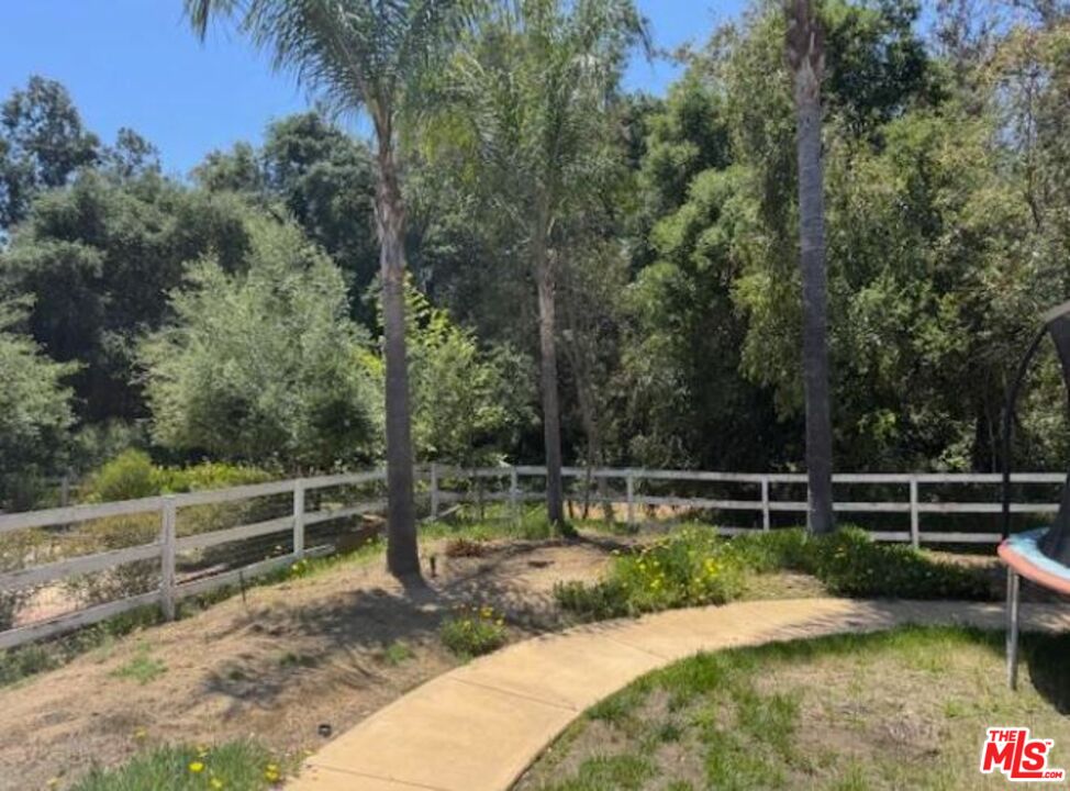 1808 Fallbrook Oaks Court Fallbrook, CA 92028 - Photo 11 of 64