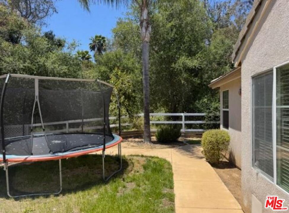 1808 Fallbrook Oaks Court Fallbrook, CA 92028 - Photo 12 of 64