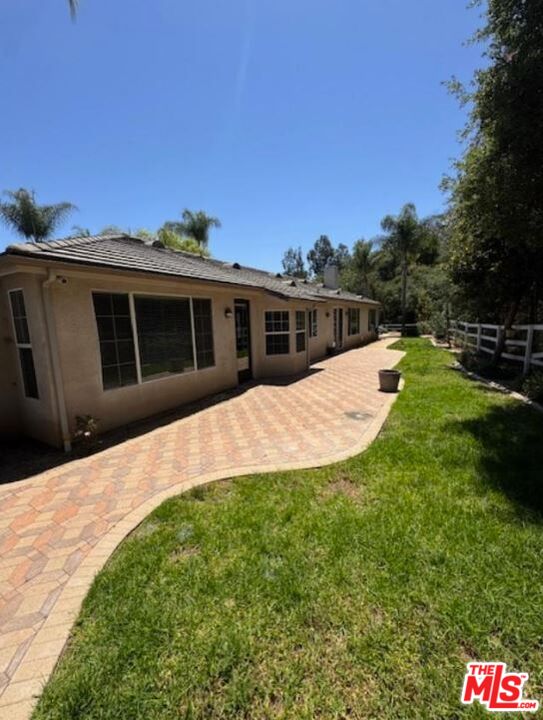 1808 Fallbrook Oaks Court Fallbrook, CA 92028 - Photo 17 of 64