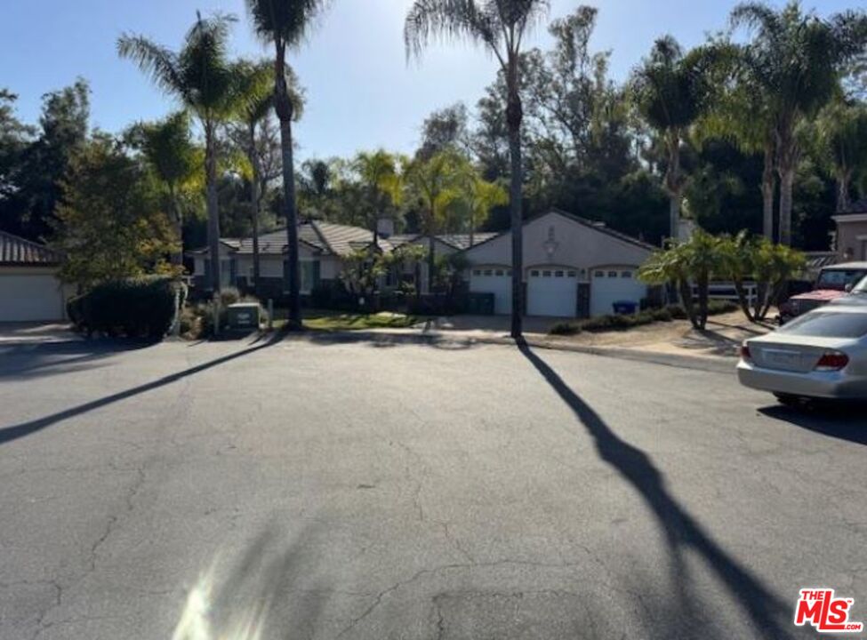 1808 Fallbrook Oaks Court Fallbrook, CA 92028 - Photo 5 of 64