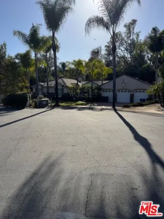 $885,000 | 1808 Fallbrook Oaks Court, Fallbrook, CA 92028