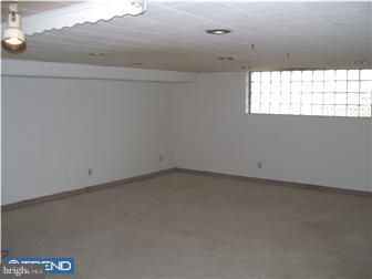 8829 Blue Grass Road Philadelphia, PA 19152 - Photo 11 of 12 Family Room