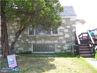 8829 Blue Grass Road Philadelphia, PA 19152 - Photo 3 of 12 Gallery Image 3