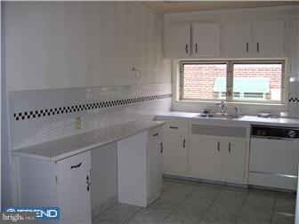 8829 Blue Grass Road Philadelphia, PA 19152 - Photo 7 of 12 Kitchen